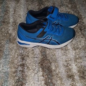Boys Asics shoes